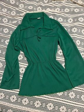 Vintage 70s Green Peplum Long-Sleeve Tie-Neck Blouse Top Shirt